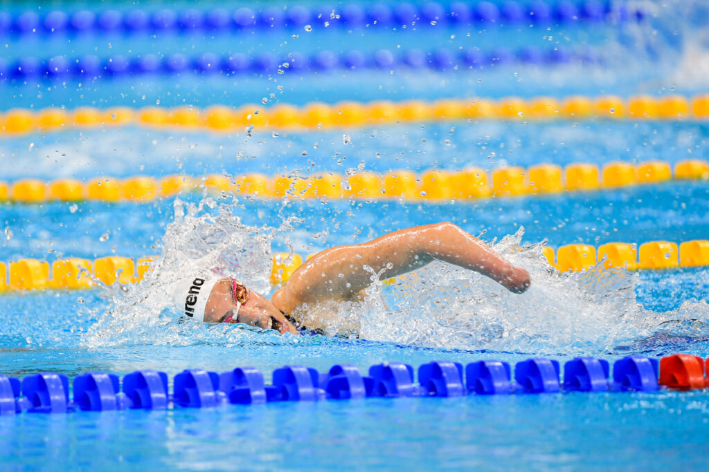 Daniela Giménez saliendo a respierar durante una prueba de natación en los Juegos Paralímpicos de Río 2016.