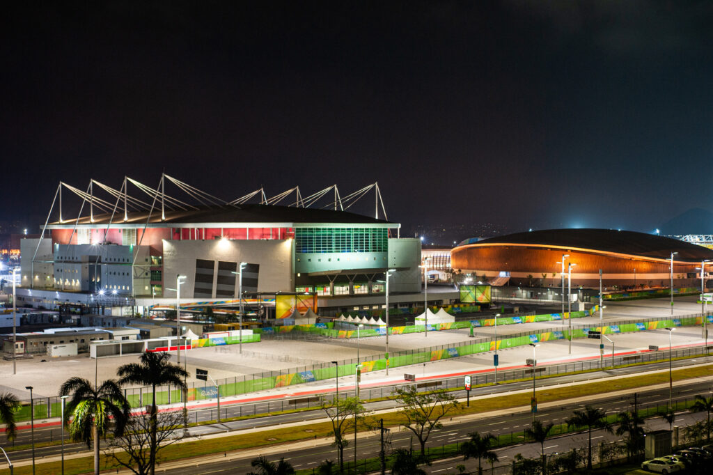 Estadio del parque paralímpico en la noche previa a los Juegos.