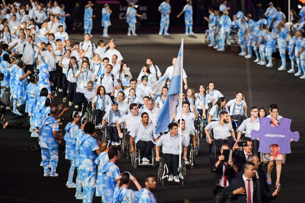 La delegación argentina desfila en la ceremonia inaugural de los Juegos Paralímpicos de Río 2016.